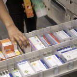 Le grossiste en médicaments et exploitant d'officines revoit ses ambitions de rentabilité à la hausse, à la faveur d'une poussée de croissance en 2021 encore plus vive qu'escompté au dernier pointage. (archive)